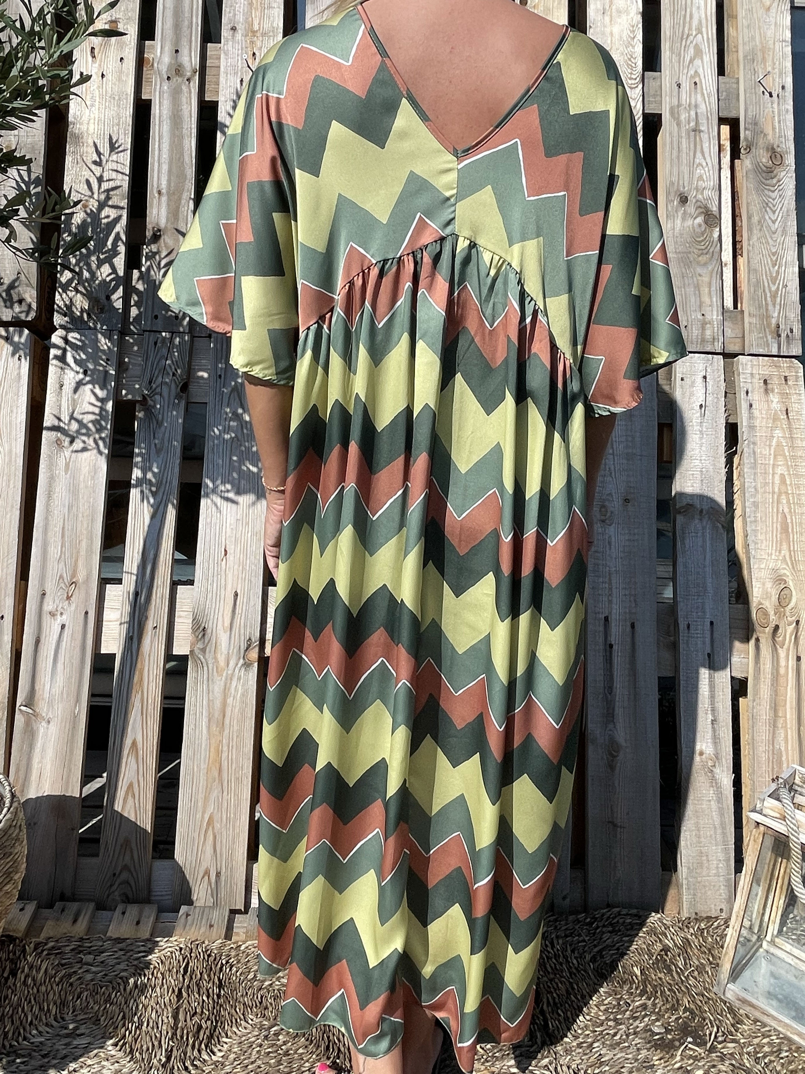 Johanna - Fin kjole med zigzag mønster